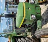 TRAKTOR JOHN DEERE